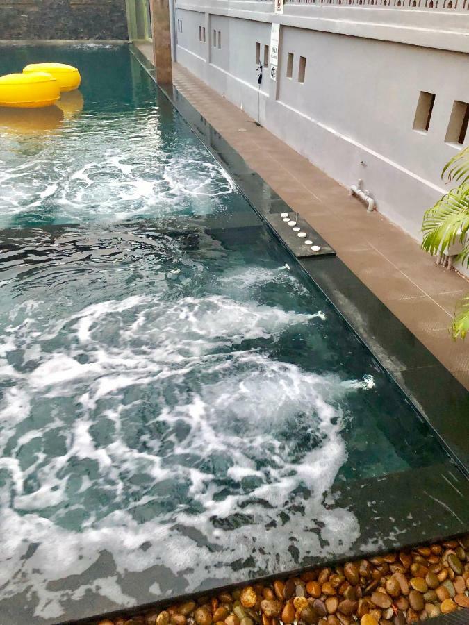 Baan Kata Maytha Karon Luaran gambar